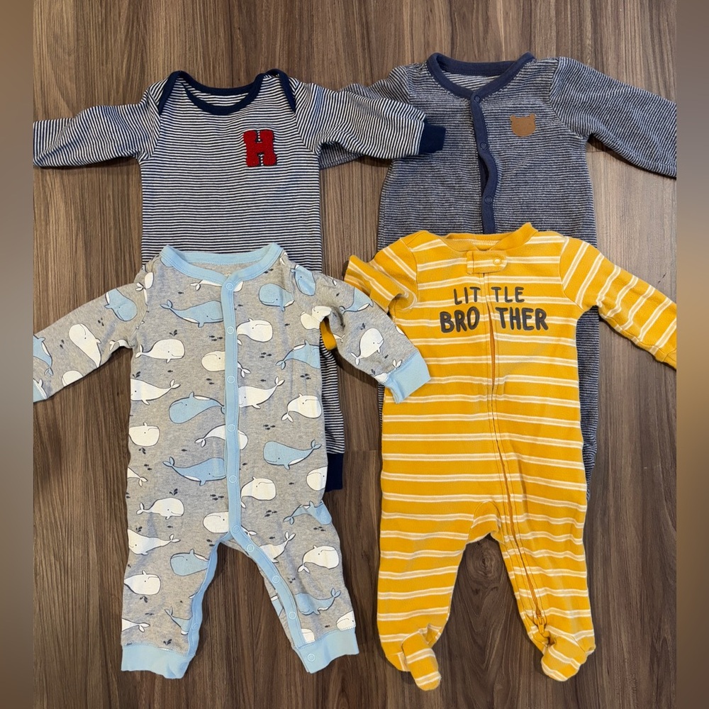 5 Footless Outfits and Footie Pajamas Size 6 Months